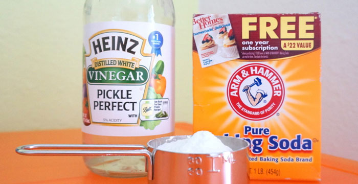 The principle of baking soda + vinegar